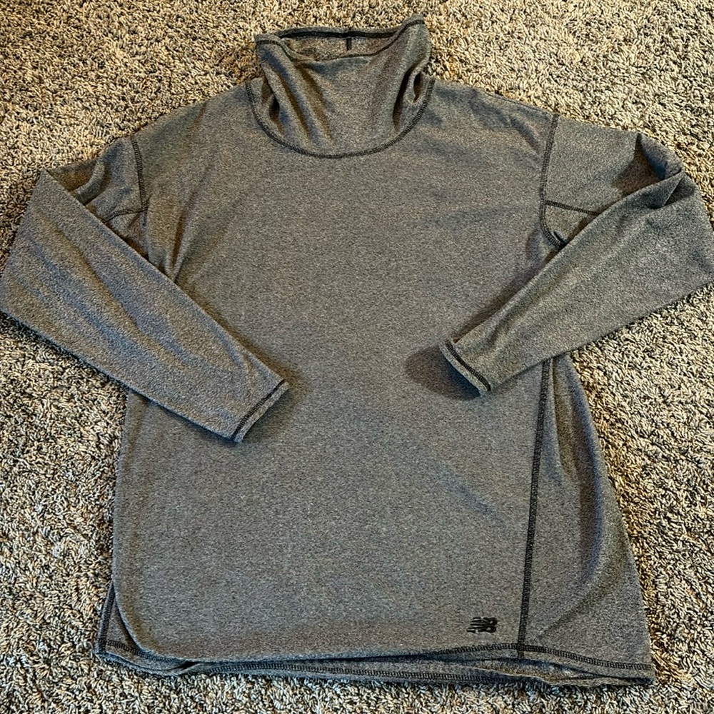 New balance fleece top size small lightweight